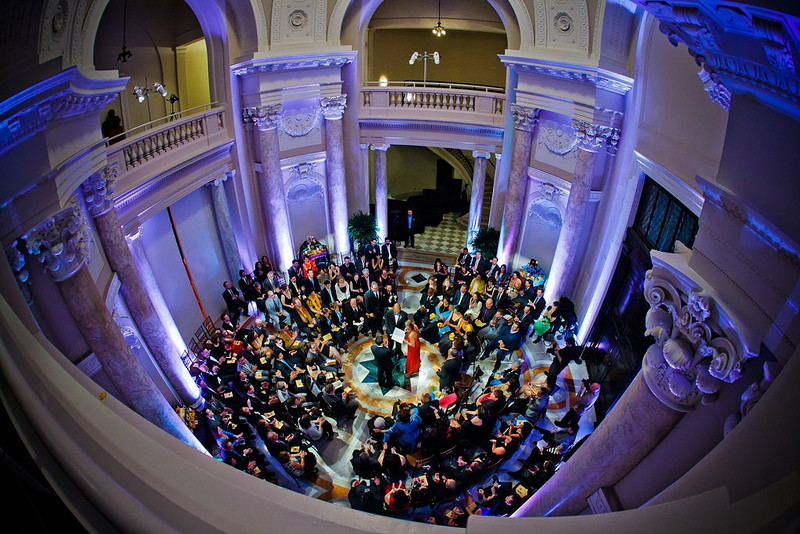 12 ways a wedding in the round makes you feel surrounded by love