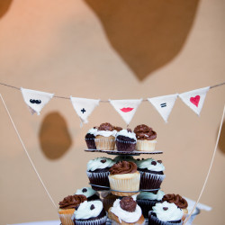 Alyssa GEoff 1268 - Find out how this zoo wedding convinced us to love "garbage plates" Zoo wedding as seen on @offbeatbride