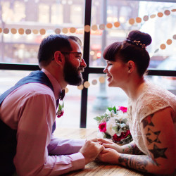H J WED 0028 - Tiny, gold, and floral: this "cheez-y" weekday wedding in a diner wins Weekday wedding at a diner as seen on @offbeatbride