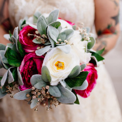 H J WED 0082 - Tiny, gold, and floral: this "cheez-y" weekday wedding in a diner wins Weekday wedding at a diner as seen on @offbeatbride