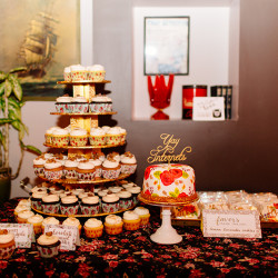 H J WED 0143 - Tiny, gold, and floral: this "cheez-y" weekday wedding in a diner wins Weekday wedding at a diner as seen on @offbeatbride