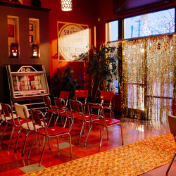 H J WED 0144 - Tiny, gold, and floral: this "cheez-y" weekday wedding in a diner wins Weekday wedding at a diner as seen on @offbeatbride
