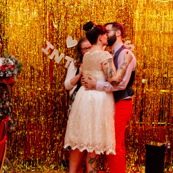 H J WED 0228 - Tiny, gold, and floral: this "cheez-y" weekday wedding in a diner wins Weekday wedding at a diner as seen on @offbeatbride