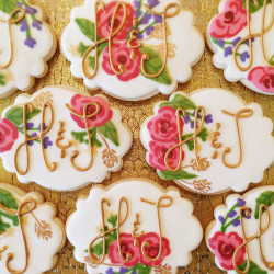 holyandjuddcookiefavors - Tiny, gold, and floral: this "cheez-y" weekday wedding in a diner wins Weekday wedding at a diner as seen on @offbeatbride