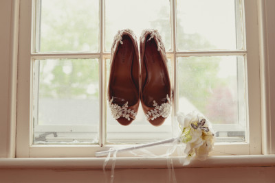 how to diy wedding shoes - How to DIY frugal but fancy wedding shoes with appliques how to diy wedding shoes