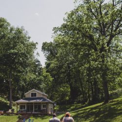 wedding19 19636356496 o - A water-themed polyamorous elopement at a lakeside bungalow A polyamorous wedding at a lakeside bungalow