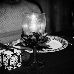 1557727 999051063471632 7942779444382485958 n - Our hearts are black and blue from this goth fantasy wedding Goth fantasy wedding as seen on @offbeatbride