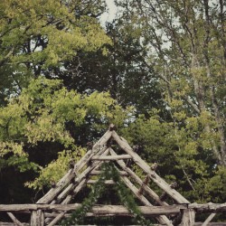 Gilbert Suits Laura Dee Photography LauraDeePhotoNashville090315079 low - A fabulously unexpected journey at this Lord of The Rings-themed wedding Tolkien-themed wedding as seen on @offbeatbride
