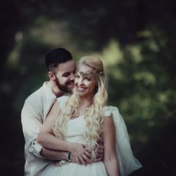 Gilbert Suits Laura Dee Photography LauraDeePhotoNashville090315107 low - A fabulously unexpected journey at this Lord of The Rings-themed wedding Tolkien-themed wedding as seen on @offbeatbride