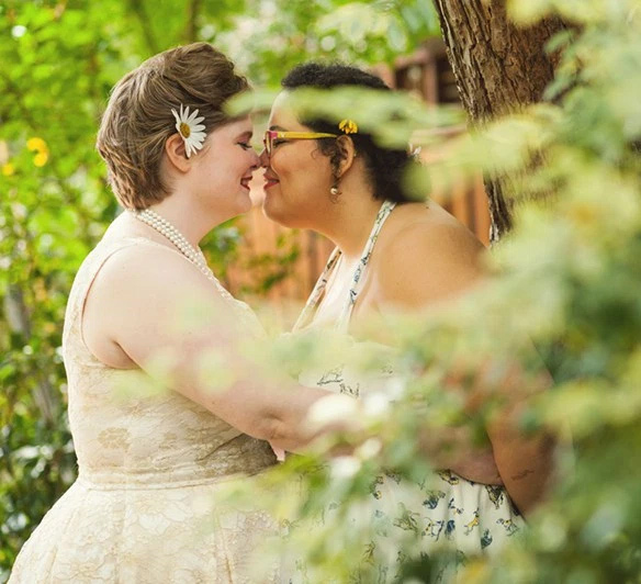 You’ll swoon over this joyful lesbian Quaker wedding