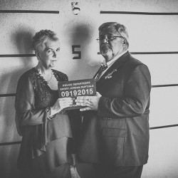 0972 - A bluegrass 1920s speakeasy jail wedding with massive Southern style A bluegrass 1920s speakeasy wedding as seen on @offbeatbride #twenties #wedding