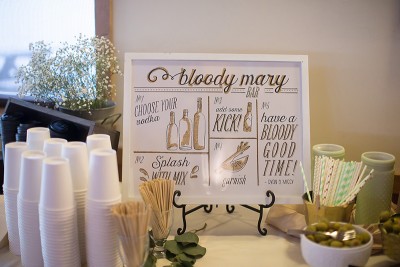 Jones 558 - Cereal, coffee bars, and short ceremonies: How to ROCK a morning brunch wedding How to ROCK a morning brunch wedding as seen on @offbeatbride #brunch #wedding