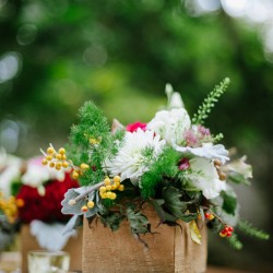 Mastelone Cohen Off BEET Productions 809 low - This huge red flowers + backyard wedding wins all of the style points EVER This huge red flowers + backyard wedding as seen on @offbeatbride #fascinator #hugeflowerbouquet