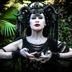 DanikaMonique 10 - This theatrical Halloween wedding slays with its dark glamour This gorgeous Halloween wedding slays with its spectacle as seen on @offbeatbride #halloween #wedding