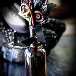 DanikaMonique 5 - This theatrical Halloween wedding slays with its dark glamour This gorgeous Halloween wedding slays with its spectacle as seen on @offbeatbride #halloween #wedding