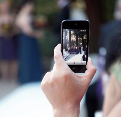 iphone wedding - Essential unplugged wedding tips from real couples who went device-free iphone wedding
