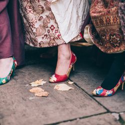 JamieTom 480 - This Tudor-themed wedding had birds of prey, archery, and amazing garb Tudor wedding as seen on @offbeatbride #medieval #tudor #wedding