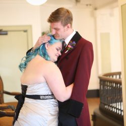 1O6A0552 - Rubber ducks and blue hair: we love this sea-inspired wedding meets masquerade Sea-inspired wedding meets masquerade