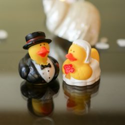 1O6A1063 - Rubber ducks and blue hair: we love this sea-inspired wedding meets masquerade Sea masquerade wedding meets masquerade