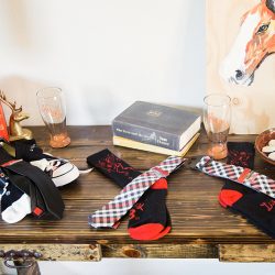 201606 25LileyWedding0069 - This rockabilly-themed wedding is retro fabulous This red rockabilly-themed wedding is retro fabulous