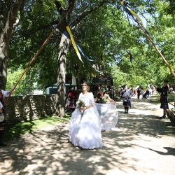 A Renaissance fairy tale fantasy wedding as seen on @offbeatbride #renaissance #wedding