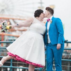 dsdfs - Balloons and make-outs at this carnival pop-up wedding dsdfs