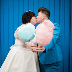prints 119 - Balloons and make-outs at this carnival pop-up wedding Balloons and make-outs at this carnival pop-up wedding