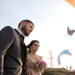 dfg - A parachuting ceremony exit at this wedding on a cliff in Portugal! dfg