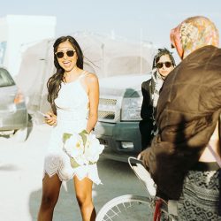 016 5509 - Major heart eyes for this Indian wedding at Burning Man We heart this wedding at Burning Man