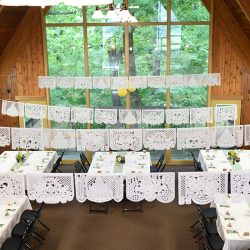 JNP 6060 - Overalls, a choreographed first dance, and custom popcorn at this A-frame wedding Overalls, a choreographed first dance, and custom popcorn at this A-frame wedding
