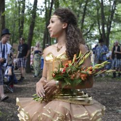 Angela Doheny Photography Anna Zack Union Festival 07182015 39 - Don't miss the gilded gold tutu dress at this forest festival wedding Don't miss the gold tutu dress at this festival wedding