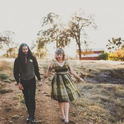 Sylvia Sylvia Ryan Horban Photography TravisGia278 low - You won't have seen anything like this rustic costume wedding with a pancake cake You won't have seen anything like this rustic costume wedding with a pancake cake