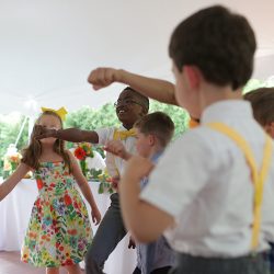 Kylie Haulk Favorites 0099 - Rain falls like love at this "mutual weirdness" citrus colored wedding Rain falls like love at this "mutual weirdness" bright colored wedding