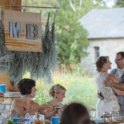 We "dyed" when we saw this dip-dyed wedding gown