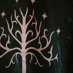A fantastical Lord of the Rings meets Midsummer Night's Dream wedding