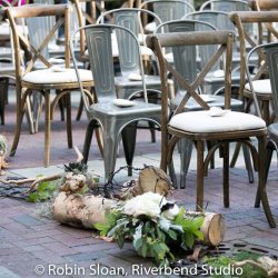 A super chic greenery wedding in the heart of Chicago