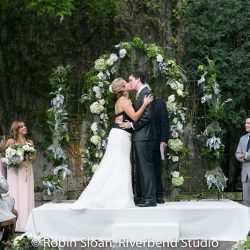 A super chic greenery wedding in the heart of Chicago
