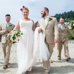 Palmer Palmer AmandaPhotographic 071616KneislerPalmerWedding398 low - Spy the multicolored braid at this beachfront wedding on the Oregon Coast Spy the multicolored braid at this beachfront ceremony on the Oregon Coast