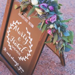 Red hills and panda cookies at this desert wedding in the Valley of Fire