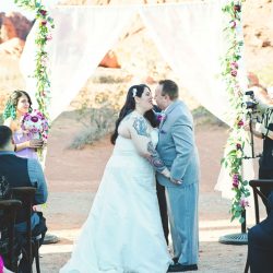 Red hills and panda cookies at this desert Vegas wedding in the Valley of Fire