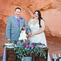 Red hills and panda cookies at this desert Vegas wedding in the Valley of Fire