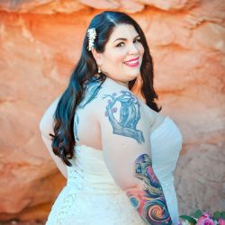 Red hills and panda cookies at this desert Vegas wedding in the Valley of Fire