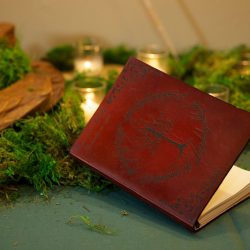 Moore Martinez CJHopperPhotography MiddleEarthWedding1182016 low - Hobbits and elves and eerie mist: this Middle-earth wedding has serious magic Hobbits and elves and eerie mist: this Tolkien wedding has serious magic
