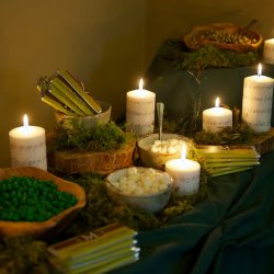 Moore Martinez CJHopperPhotography MiddleEarthWedding1222016 low - Hobbits and elves and eerie mist: this Middle-earth wedding has serious magic Hobbits and elves and eerie mist: this Lord of the Rings wedding has serious magic