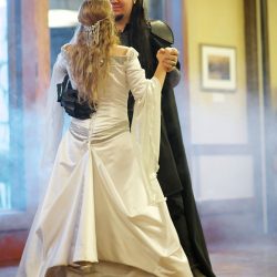 Moore Martinez CJHopperPhotography MiddleEarthWedding1402016 low - Hobbits and elves and eerie mist: this Middle-earth wedding has serious magic Hobbits and elves and eerie mist: this Tolkien wedding has serious magic