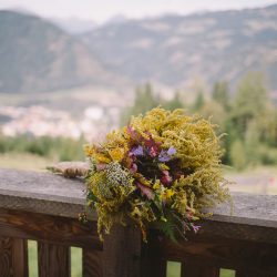 160928 Khiria mountainwedding 0007 - Wildflowers and campfires at this intimate Austrian wedding Wildflowers and campfires at this intimate Austrian wedding
