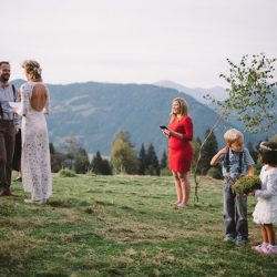 160928 Khiria mountainwedding 0032 - Wildflowers and campfires at this intimate Austrian wedding Wildflowers and campfires at this intimate wedding in Austria