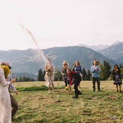 160928 Khiria mountainwedding 0036 - Wildflowers and campfires at this intimate Austrian wedding Wildflowers and campfires at this intimate wedding in Austria