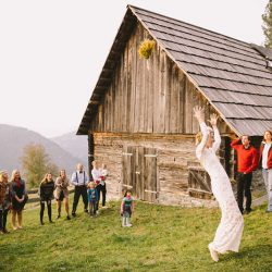 160928 Khiria mountainwedding 0046 - Wildflowers and campfires at this intimate Austrian wedding An intimate wedding in Austria