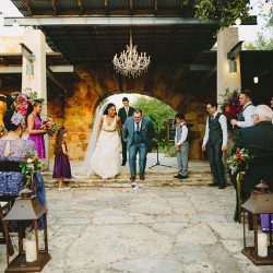AJWedding00625 0276 - Let's bow down to this garden wedding with the crop top wedding dress of our dreams Let's bow down to this wedding with the crop top wedding dress of our dreams